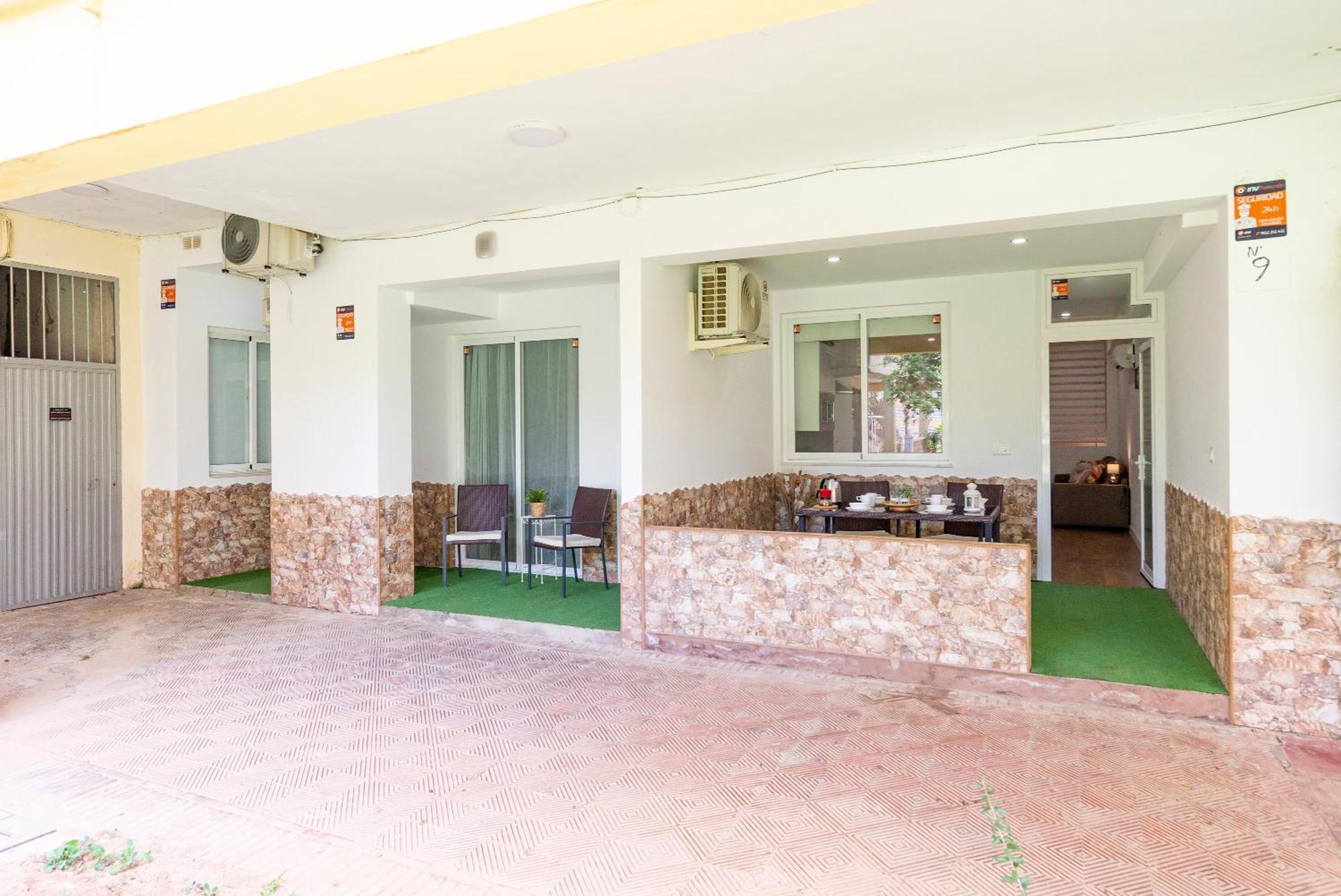 Beach Garden Apartment Торремолинос Экстерьер фото